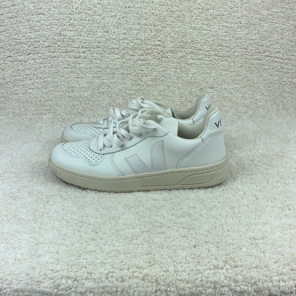 Veja V-10 Leather Low-Top Sneakers Women - Picture 3 of 7